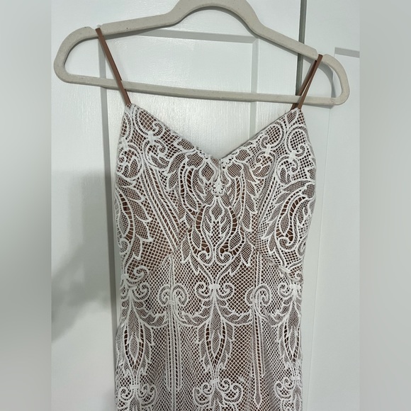 White, trumpet style dress, size small from Windsor - Picture 5 of 7